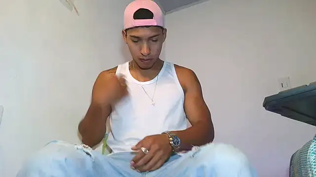 Snapshot of maximo_vega_newv chatting on April 2, 2026, 8:37 pm maximo vega newv online show from April 2, 2026, 8:37 pm