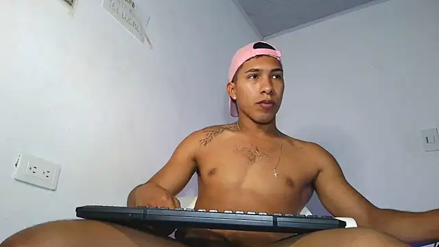 Snapshot of maximo_vega_newv chatting on February 15, 2026, 5:01 pm maximo vega newv online show from February 15, 2026, 5:01 pm