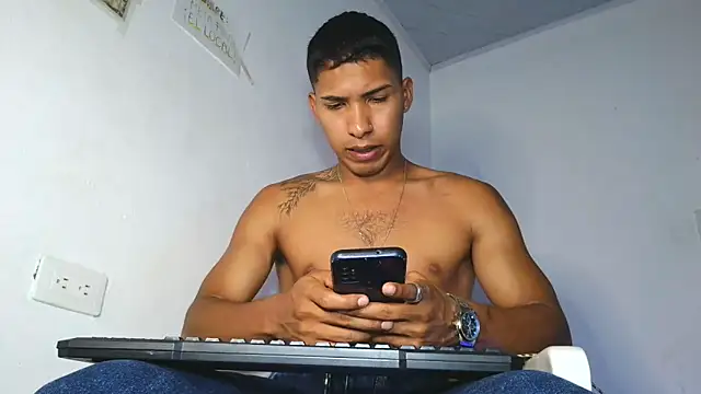 Snapshot of maximo_vega_newv chatting on February 11, 2026, 11:59 pm maximo vega newv online show from February 11, 2026, 11:59 pm