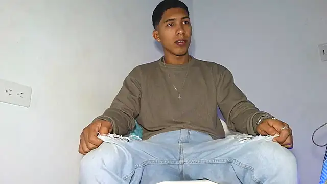 Snapshot of maximo_vega_newv chatting on March 18, 2026, 3:35 pm maximo vega newv online show from March 18, 2026, 3:35 pm