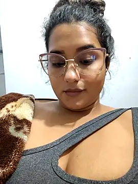 BrendaGirs online show from May 4, 2026, 2:59 am