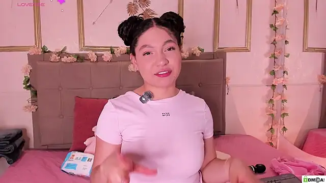 amandalee01 online show from August 2, 2026, 10:51 pm