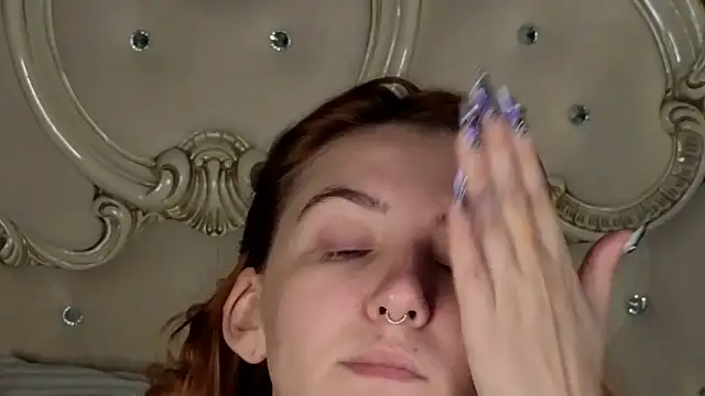 Melanie Stoun online show from October 1, 2025, 11:47 am