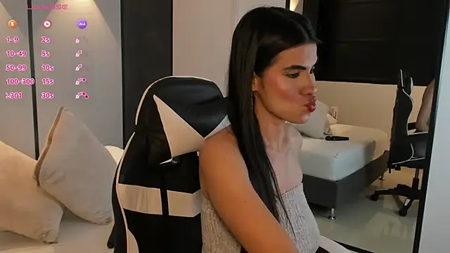 Snapshot of stephanya_ chatting on October 16, 2025, 8:17 pm stephanya online show from October 16, 2025, 8:17 pm