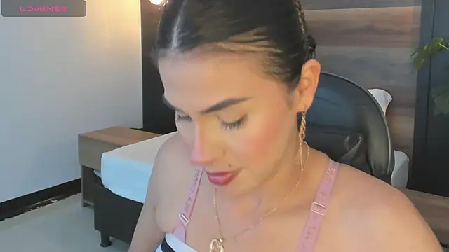 stephanya  online show from February 20, 2026, 7:38 pm