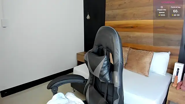 Snapshot of stephanya_ chatting on October 13, 2025, 7:26 pm stephanya online show from October 13, 2025, 7:26 pm