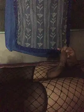 Snapshot of manuamador chatting on July 9, 2026, 4:02 am manuamador online show from July 9, 2026, 4:02 am