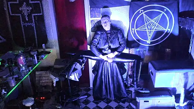 Snapshot of BULGEDEMON chatting on March 4, 2026, 8:27 pm BULGEDEMON online show from March 4, 2026, 8:27 pm