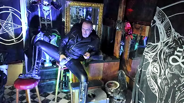 Snapshot of BULGEDEMON chatting on November 29, 2025, 2:17 pm BULGEDEMON online show from November 29, 2025, 2:17 pm