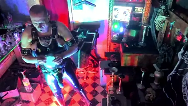 Snapshot of BULGEDEMON chatting on January 18, 2026, 7:50 pm BULGEDEMON online show from January 18, 2026, 7:50 pm