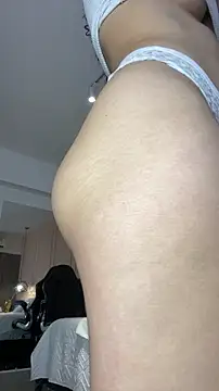 SHARONN     online show from February 16, 2026, 4:11 am