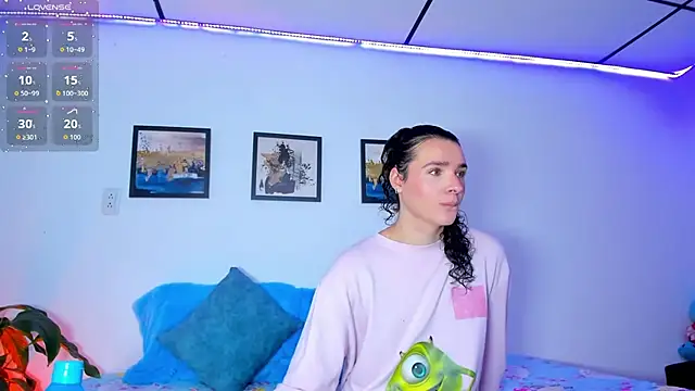 Snapshot of elafranco_ chatting on November 7, 2025, 4:55 pm elafranco online show from November 7, 2025, 4:55 pm