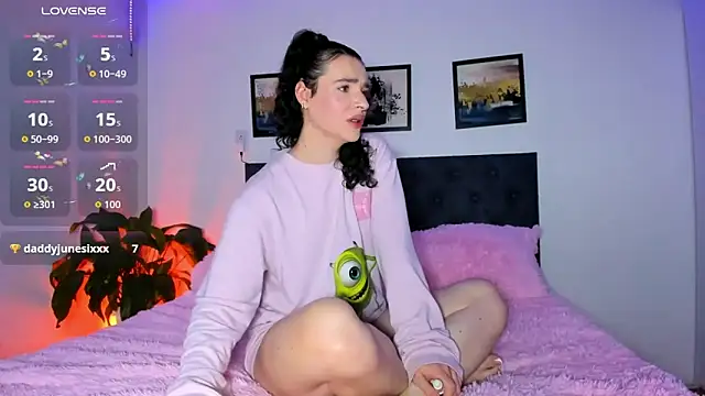 Snapshot of elafranco_ chatting on October 14, 2025, 4:18 pm elafranco online show from October 14, 2025, 4:18 pm