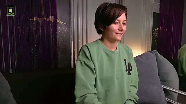 Snapshot of Ishtar_Divine chatting on October 27, 2025, 3:13 pm Ishtar Divine online show from October 27, 2025, 3:13 pm