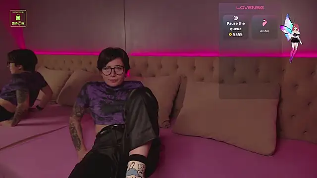 Snapshot of Ishtar_Divine chatting on October 25, 2025, 4:55 am Ishtar Divine online show from October 25, 2025, 4:55 am