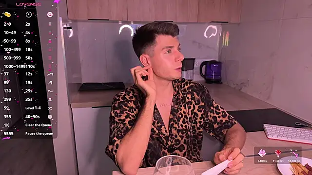 Snapshot of Walt_Enjoy chatting on November 22, 2025, 5:34 pm Walt Enjoy online show from November 22, 2025, 5:34 pm