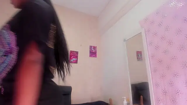 SARA COLLIINS  online show from June 12, 2026, 8:28 pm