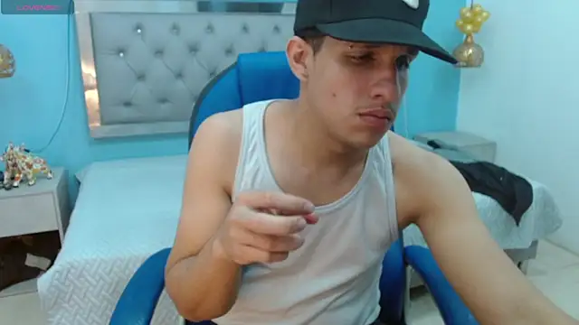 Snapshot of Jheidertwink chatting on February 10, 2025, 4:08 am Jheidertwink online show from February 10, 2025, 4:08 am