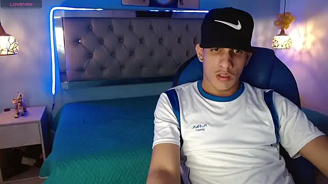 Snapshot of Jheidertwink chatting on February 5, 2025, 4:16 am Jheidertwink online show from February 5, 2025, 4:16 am