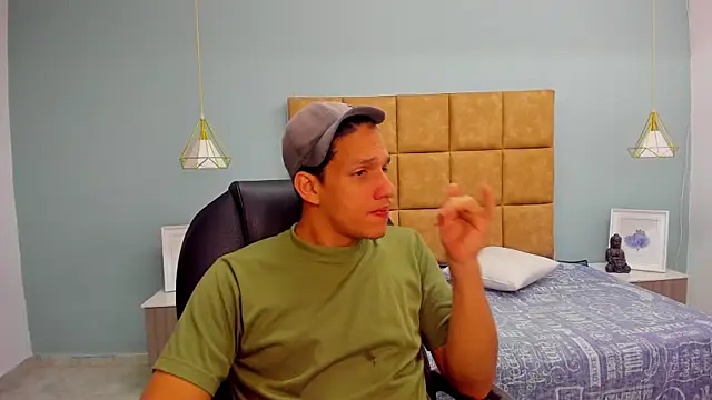 Snapshot of Jheidertwink chatting on September 21, 2025, 12:32 pm Jheidertwink online show from September 21, 2025, 12:32 pm