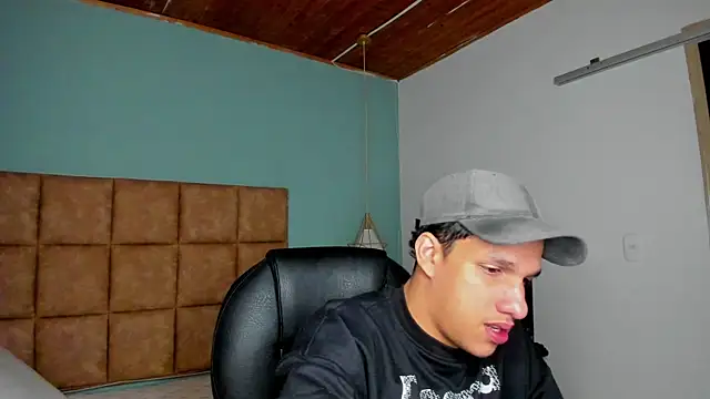 Snapshot of Jheidertwink chatting on September 20, 2025, 12:43 pm Jheidertwink online show from September 20, 2025, 12:43 pm