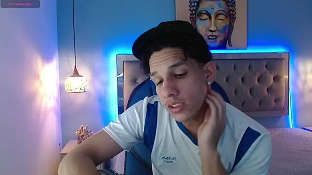 Snapshot of Jheidertwink chatting on February 15, 2025, 9:06 pm Jheidertwink online show from February 15, 2025, 9:06 pm