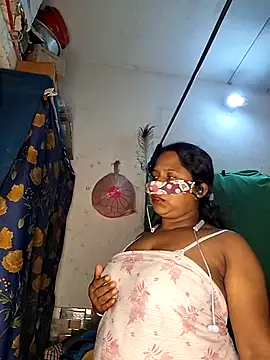 Snapshot of Real_Desi_Couple chatting on June 26, 2026, 5:52 pm Real Desi Couple online show from June 26, 2026, 5:52 pm