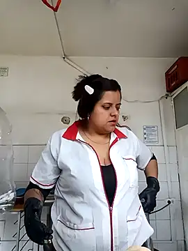 Snapshot of tuty_Tap chatting on December 2, 2025, 2:08 pm tuty Tap online show from December 2, 2025, 2:08 pm