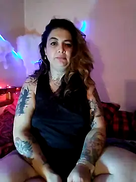 poisson ivy online show from November 16, 2025, 9:36 am