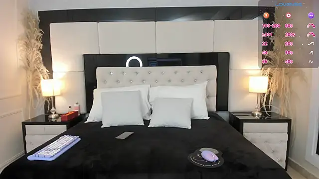 CarlaRossi  online show from November 20, 2025, 7:58 pm