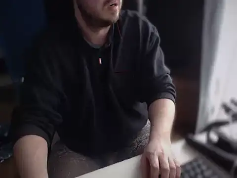 Snapshot of CuteMan33 chatting on February 20, 2026, 2:30 pm CuteMan33 online show from February 20, 2026, 2:30 pm