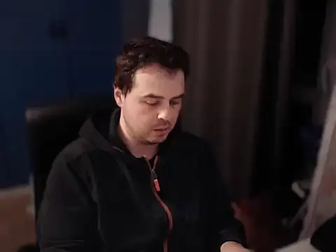 Snapshot of CuteMan33 chatting on November 29, 2025, 9:04 pm CuteMan33 online show from November 29, 2025, 9:04 pm