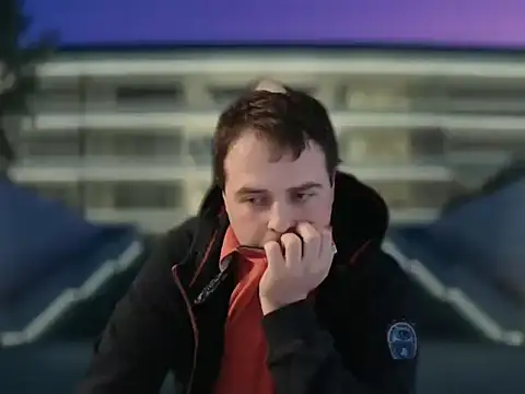 Snapshot of CuteMan33 chatting on November 2, 2025, 6:07 am CuteMan33 online show from November 2, 2025, 6:07 am