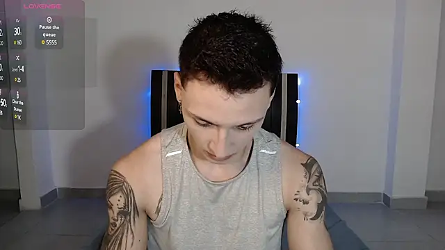 arthurphoenix  online show from December 24, 2024, 4:22 am