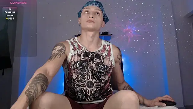 arthurphoenix  online show from December 28, 2024, 3:04 am