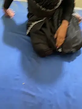 Snapshot of United3 chatting on November 15, 2025, 9:02 am United3 online show from November 15, 2025, 9:02 am