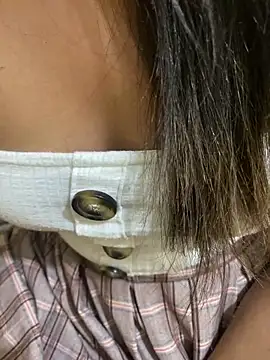 Snapshot of United3 chatting on October 22, 2025, 9:42 am United3 online show from October 22, 2025, 9:42 am