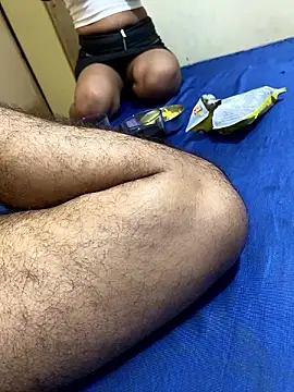 Snapshot of United3 chatting on October 18, 2025, 8:16 am United3 online show from October 18, 2025, 8:16 am