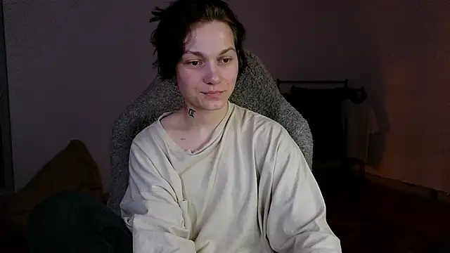 Snapshot of esajukyy chatting on May 18, 2026, 3:39 pm esajukyy online show from May 18, 2026, 3:39 pm