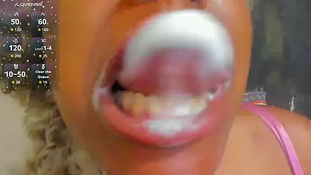 Snapshot of KamariaFyre chatting on July 12, 2026, 1:01 pm KamariaFyre online show from July 12, 2026, 1:01 pm