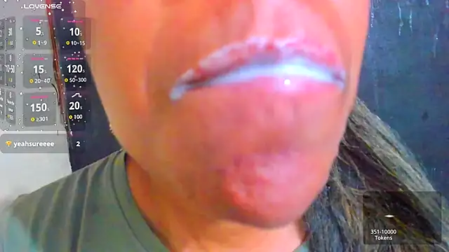 KamariaFyre online show from November 22, 2025, 4:11 am