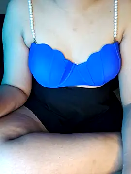 Snapshot of Olivia3 chatting on November 3, 2025, 8:45 pm Olivia3 online show from November 3, 2025, 8:45 pm