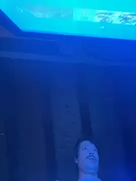 zenzero87 online show from October 28, 2025, 9:36 pm