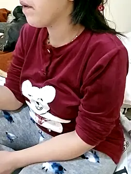 ShadiaStar online show from February 24, 2025, 1:53 pm