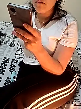 ShadiaStar online show from February 26, 2025, 6:48 pm