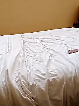 ShadiaStar online show from February 3, 2026, 2:44 pm