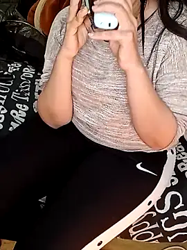 ShadiaStar online show from February 20, 2025, 4:58 pm