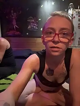 Stonermama666420 online show from April 30, 2026, 3:35 am