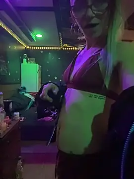 Stonermama666420 online show from April 25, 2026, 1:30 am