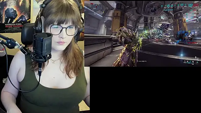 Snapshot of HannahCastle96 chatting on February 3, 2026, 1:05 am HannahCastle96 online show from February 3, 2026, 1:05 am